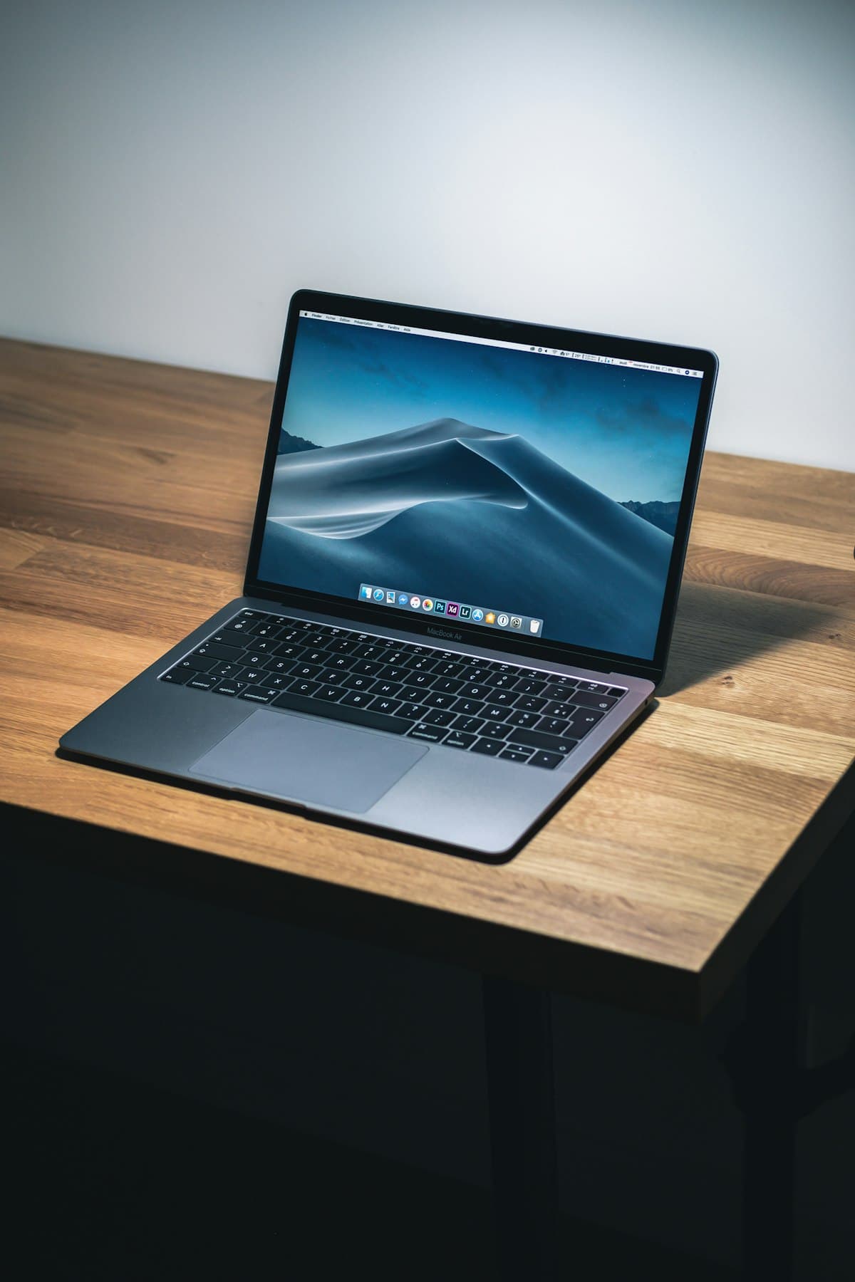 Apple MacBook Air M2, 8GB RAM, 256GB SSD thumbnail 3