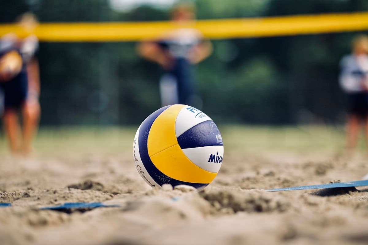 Cosco Volleyball Rubberised, Size 4